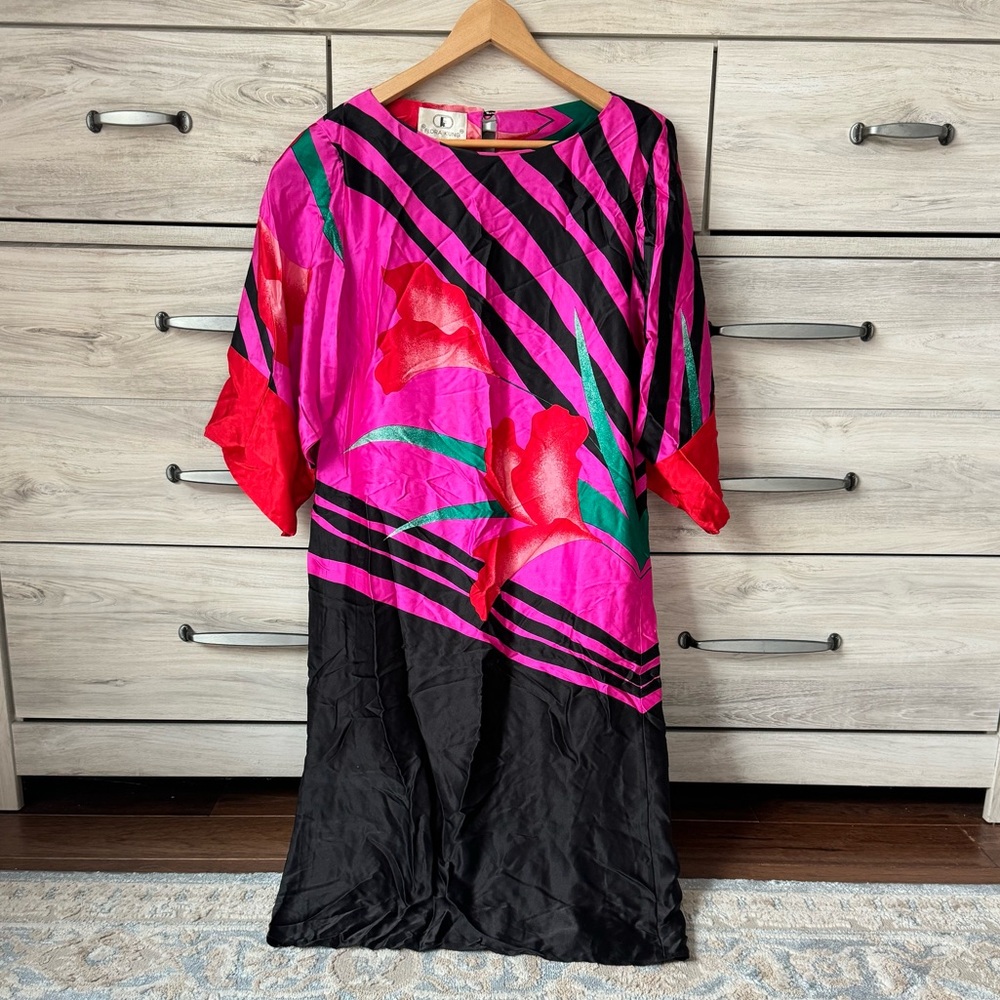 Gorgeous vintage Flora Kung Advance 100% silk abstract dress  size 4